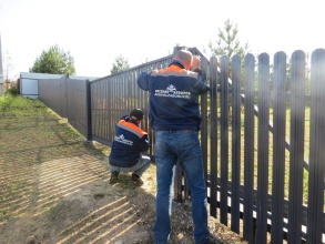 Забор из евроштакетника с утрамбовкой щебнем 191 метр фото недорого