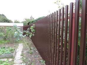 Забор из евроштакетника с забивными столбами 86 метров фото в Малаховке