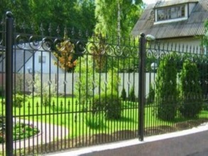 Кованые заборы на ленточном фундаменте 80 метров фото в Малаховке
